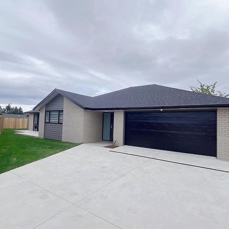 Rotorua Sunshine Brand New 4 Bedroom House Екстериор снимка