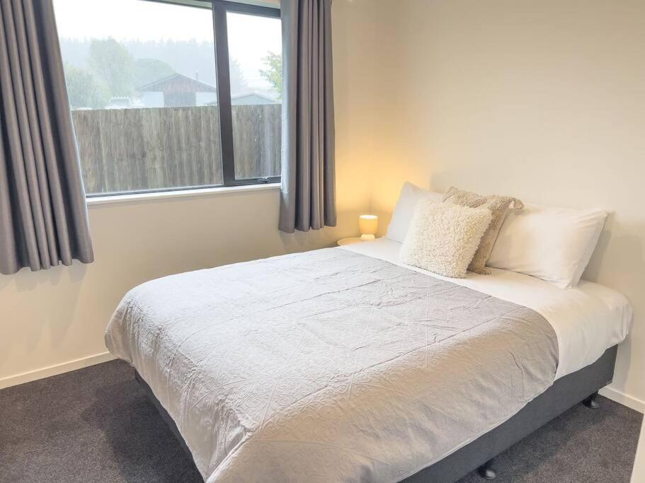 Rotorua Sunshine Brand New 4 Bedroom House Екстериор снимка