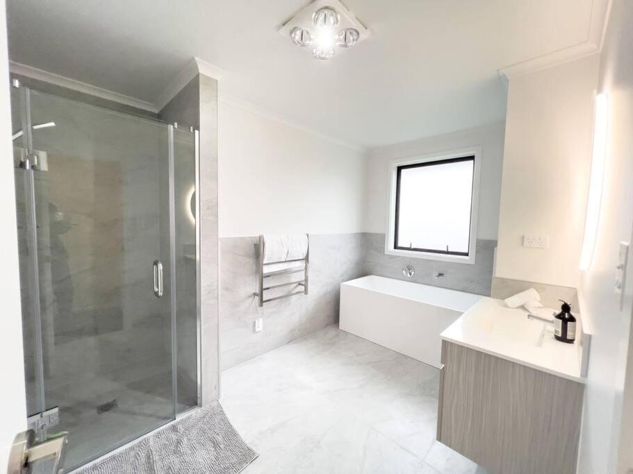 Rotorua Sunshine Brand New 4 Bedroom House Екстериор снимка